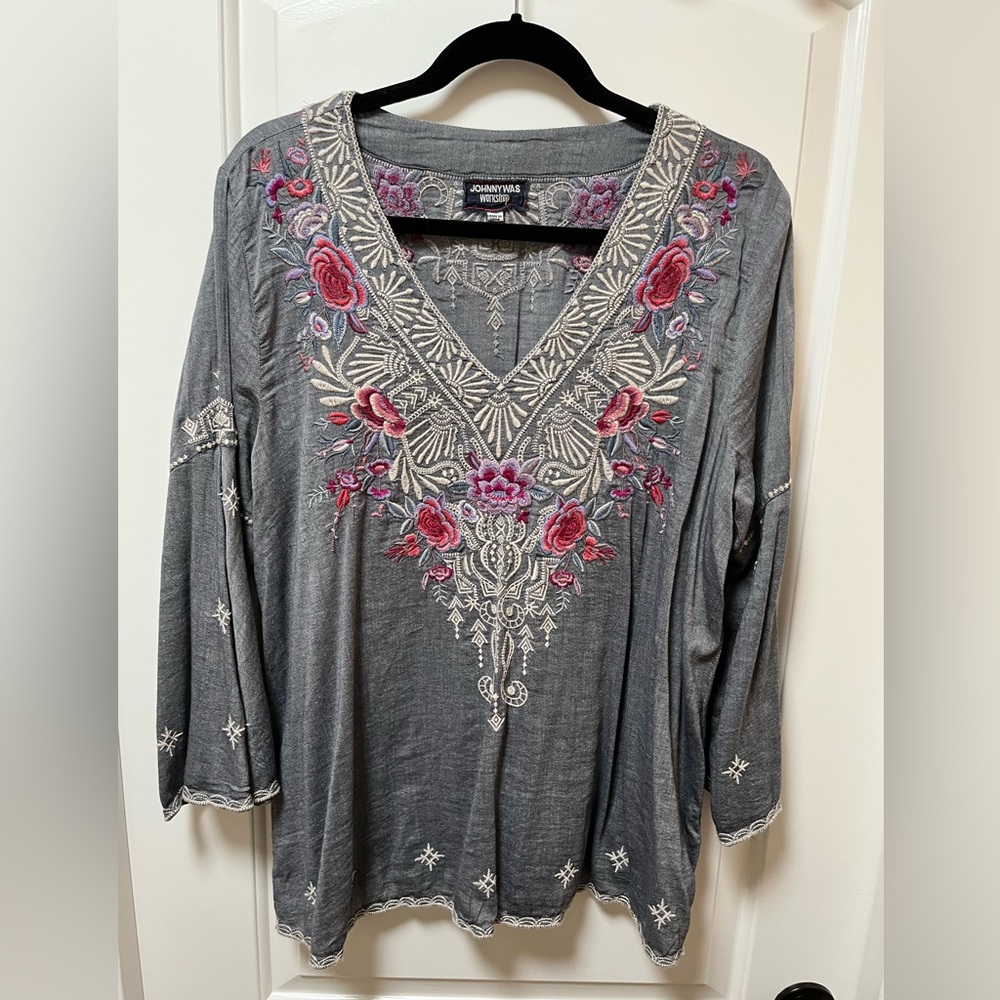 Johnny Was! Long Sleeve, V Neck, Embrodiery